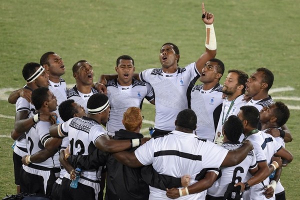 victoire-finale-jeudi-11-joueurs-fidji-jo